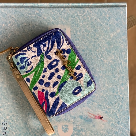 Lilly Pulitzer Wristlet - Picture 1 of 5